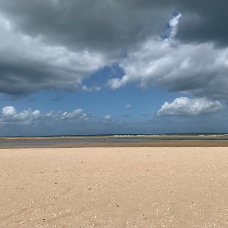 Hotel De La Plage Houlgate Bagian luar foto