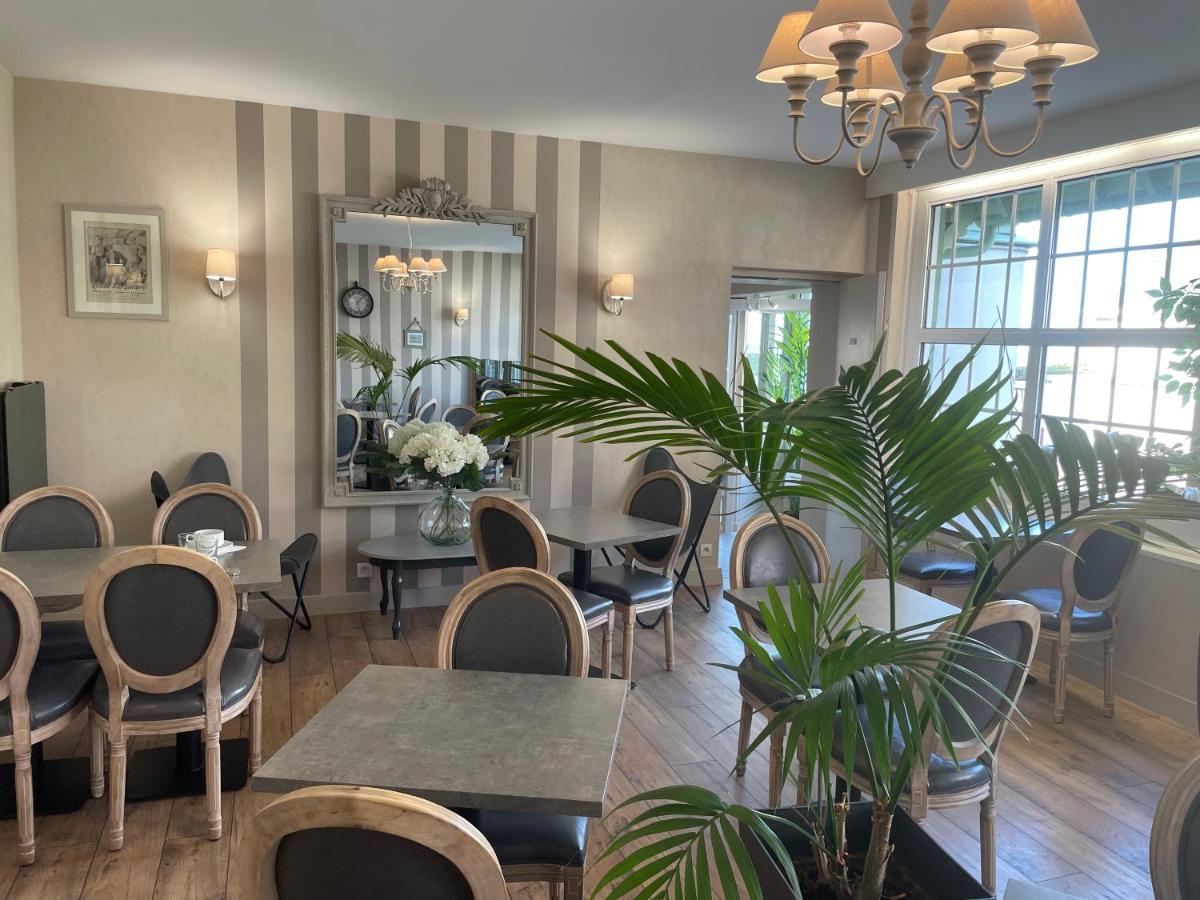 Hotel De La Plage Houlgate Bagian luar foto