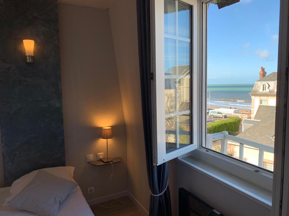 Hotel De La Plage Houlgate Bagian luar foto